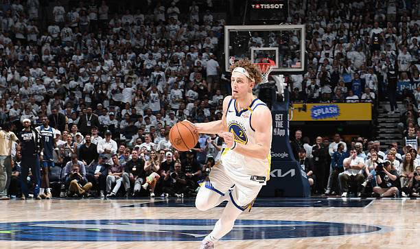 欧文爆发新星，爆发新星刷新纪录，勇士球队迎来希望！