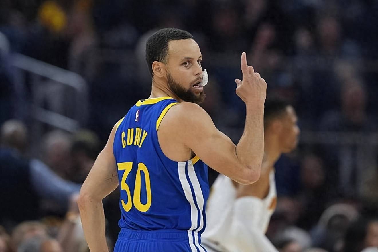 库里狂砍威少分，雄鹿迎来新赛季高光！的简单介绍