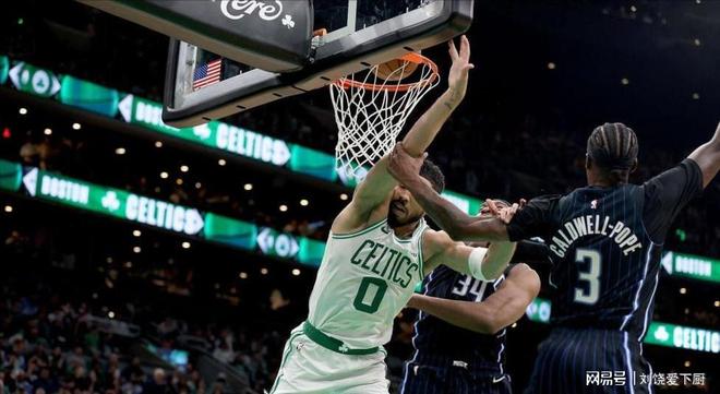 塔图姆在法国队比赛中关键助攻，势不可挡引发热议！